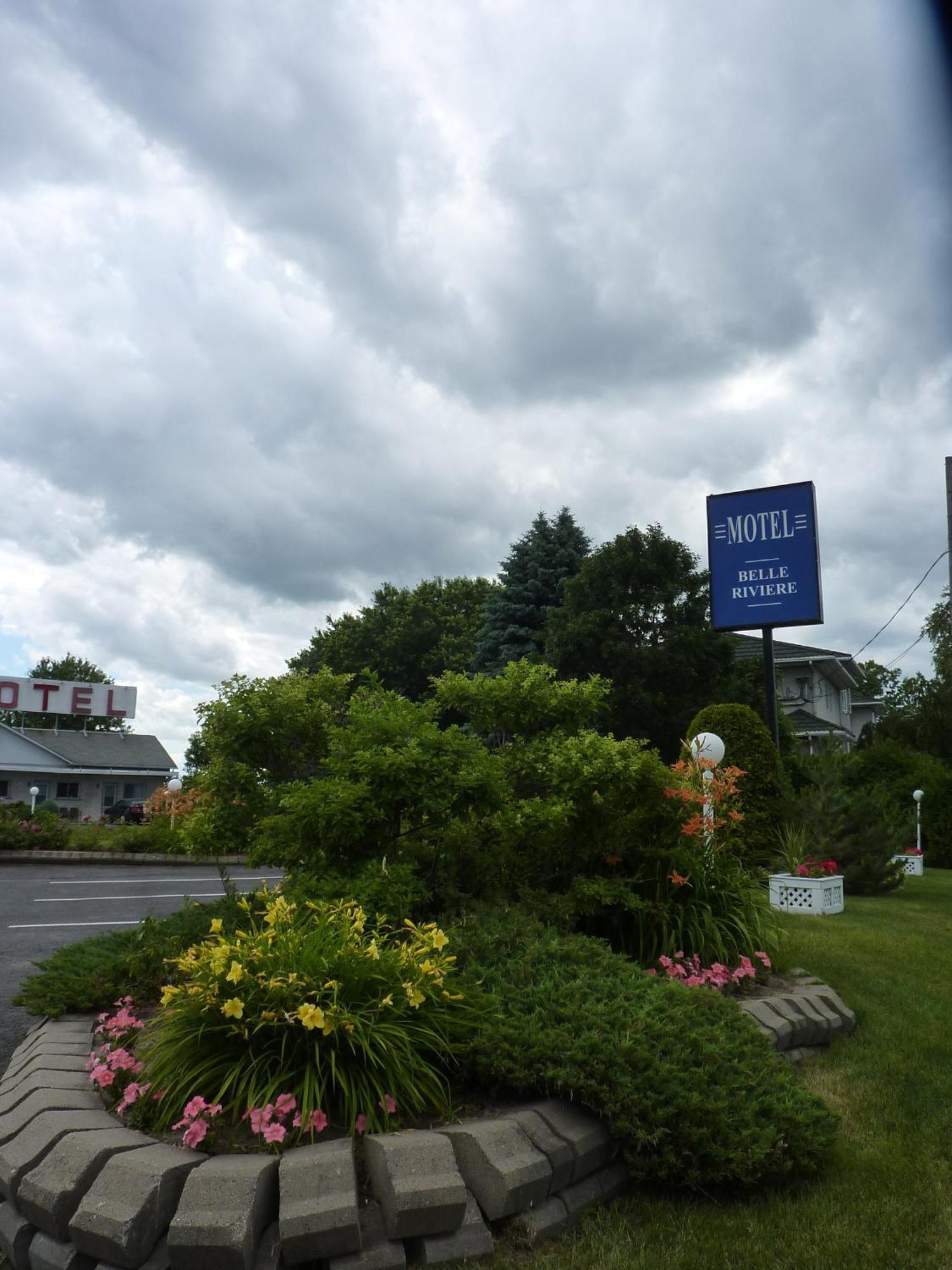 Motel Belle Riviere Saint-Jean-sur-Richelieu Exteriér fotografie