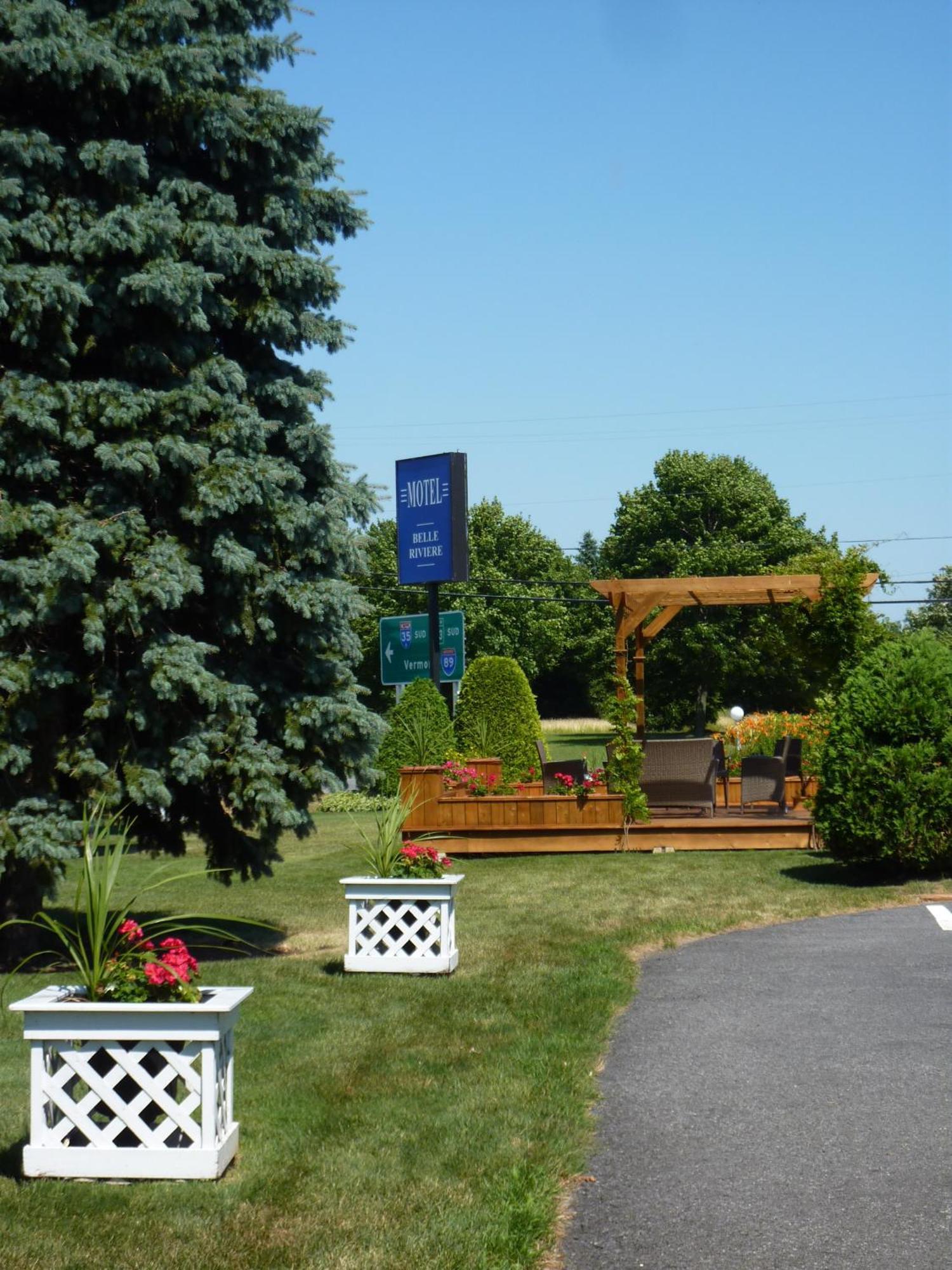 Motel Belle Riviere Saint-Jean-sur-Richelieu Exteriér fotografie